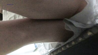 【极品抄底】超高质量机场地铁抄底惊现极品无内长腿美女 是方便借机小哥啪啪吗 (4)