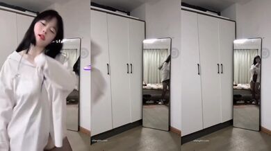 【极品稀缺疯狂抖音】逐渐沦陷的抖音众美女高颜女神边直播边私下与付款的老板们超大尺度紫薇 尺度是越来越 (3)